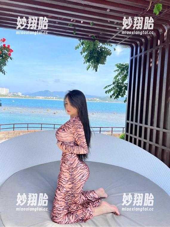 120斤的小王同学 微密圈 - 你不知道的120斤的小王同学:高清美图加身,职业装也能加分!