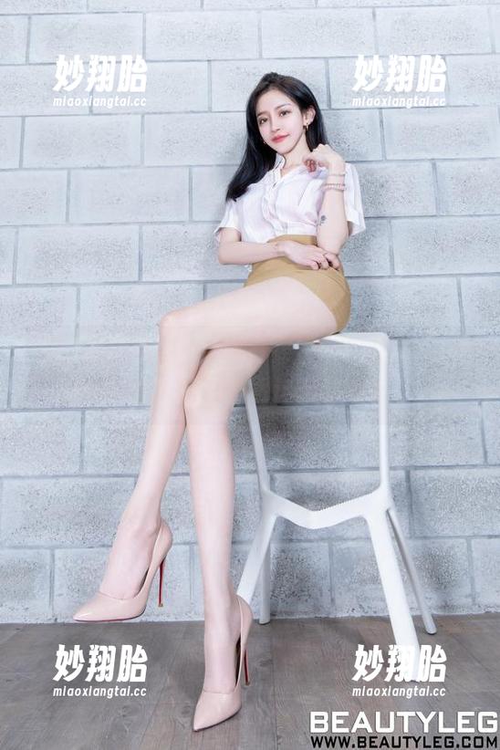 Beautyleg-Arvin Beautyleg - 从医者到模特!看护士Arvin的写真,竟然这么有故事。