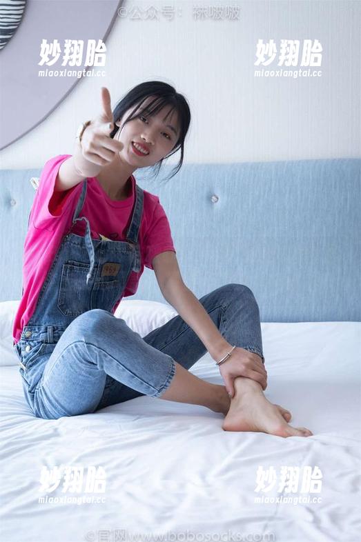 BoBoSocks袜啵啵-小甜豆 BoBoSocks袜啵啵 - 小甜豆的白丝合集:这脚尖透明款,简直是在撩人心弦吗?