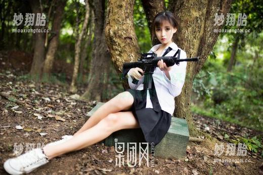 GIRLT果团网-周琰琳LIN GIRLT果团网 - 最新!这就是周琰琳LIN的死库水,简直是现实版的泳池女神!