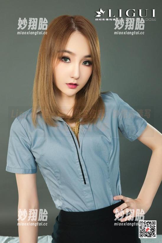 Ligui丽柜 - 高颜值与伤感：钟情高清写真里的玉足故事