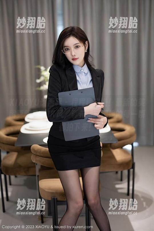 XIAOYU语画界-程程程 XIAOYU语画界 - 程程程来啦!最新的美图更新又是JK风,真希望能把她的每一瞬都拍下来!