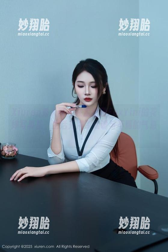 Xiuren秀人网 - 在孟狐狸FoxYini的花嫁写真里，生活充满了戏谑与不羁的气息！