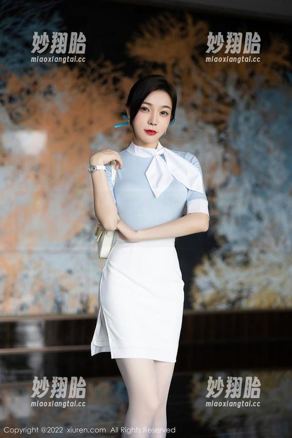 Xiuren秀人网 - 当尹甜甜遇上户外：免费原图带你漫步小径，心都跟着跑了！