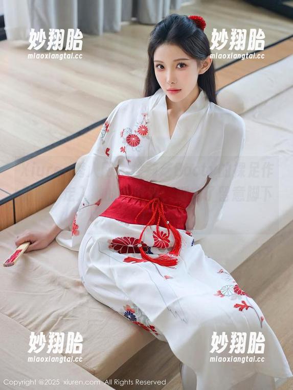 Xiuren秀人网 - 徐莉芝Booty的裸足作品集：走入她的小世界，别忘了留意脚下！
