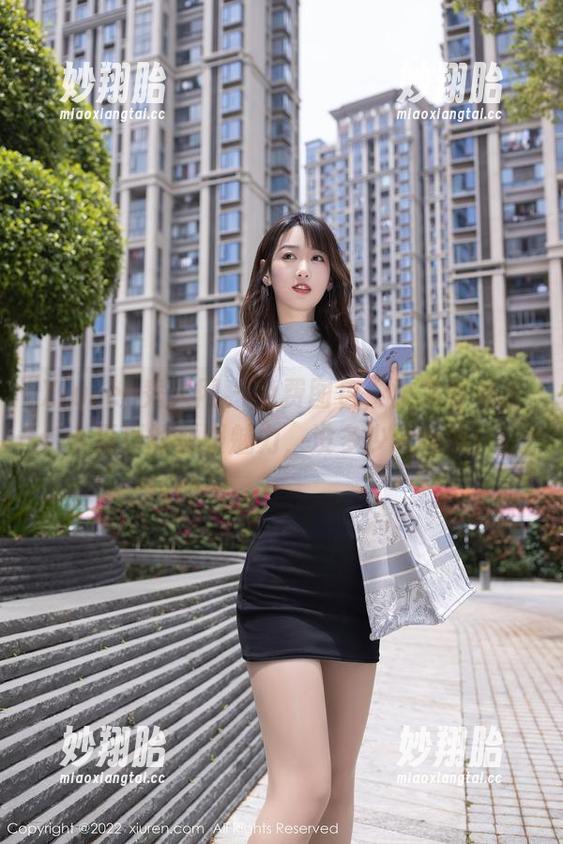Xiuren秀人网-是小逗逗 Xiuren秀人网 - 免费图包,快来看看是小逗逗的制服魅力,没多少机会哦!