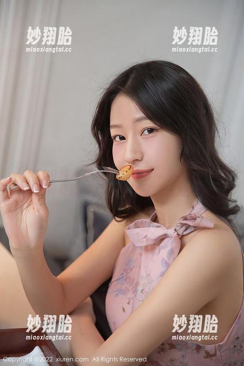 Xiuren秀人网 - 连衣裙和顾乔楠Cora的神奇故事：图集分享来一发！