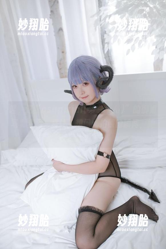 哇，这“asagiriai(爱ちゃん)”的御姐写真套图，真让人想问：拍照的瞬间，她在想什么呢？