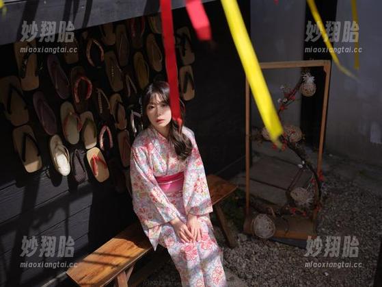 这组wuyo(우요)的比基尼套图，让人忍不住想去海边cos个比基尼！