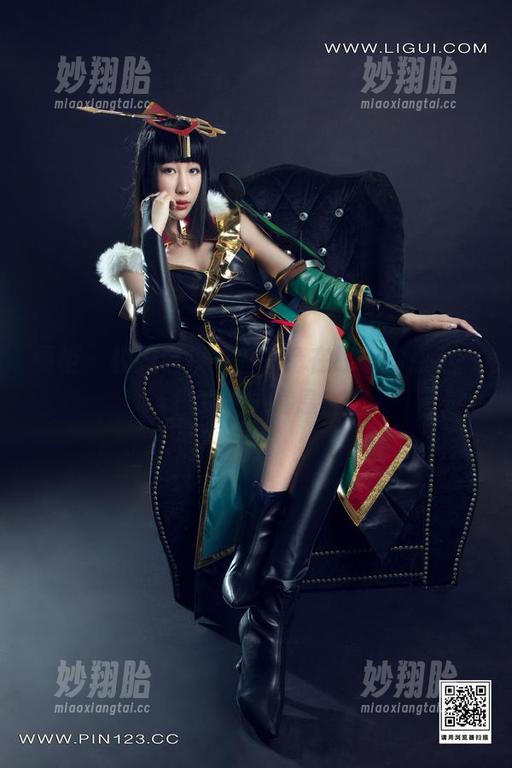 丽柜-晴晴 丽柜 - 校服合集中,晴晴在线给你点不一样的校园气息!