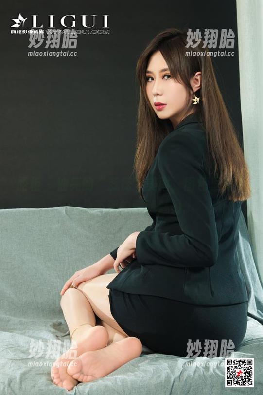 丽柜-蕊蕊 丽柜 - 油亮的“蕊蕊”美图,图包里有你想象不到的朦胧魅力。