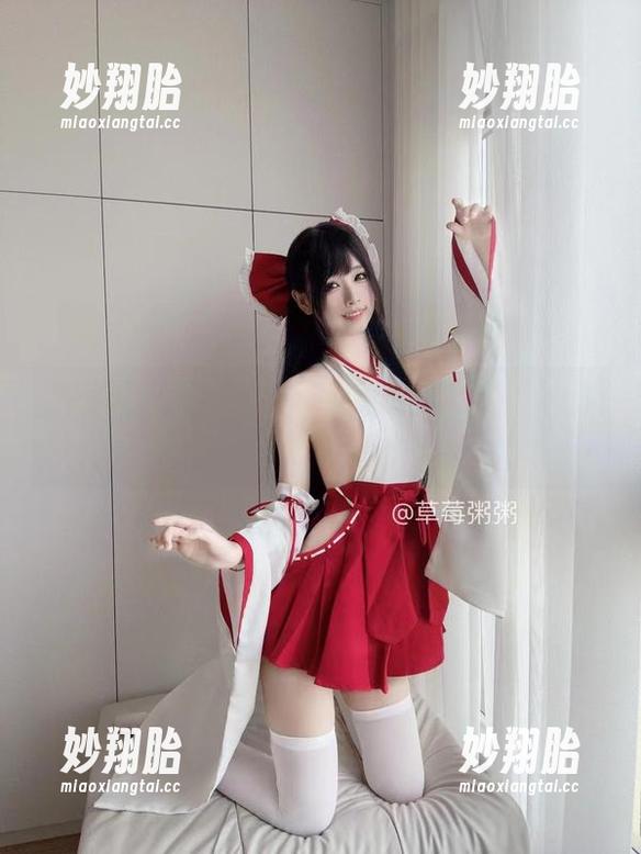 十万口草莓粥粥 微密圈 - 当十万口草莓粥粥遇上肉丝,原图里又藏了多少小心思?