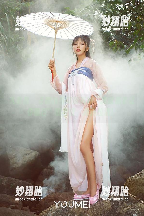 尤蜜荟-王雨纯 尤蜜荟 - 王雨纯吊带的那种“我就是要让你瞩目”的自信,精选拉满!