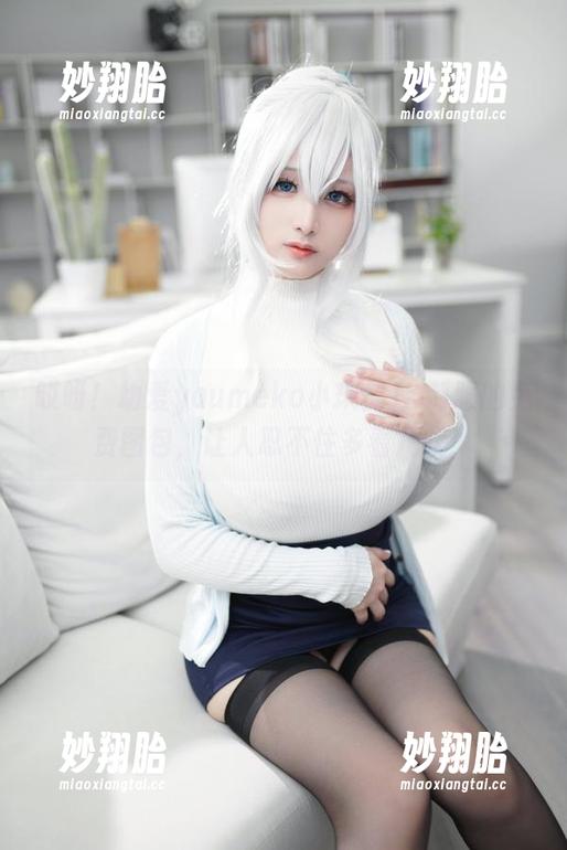 哎呀！幼爱youmeko小琪舞JK制服的免费图包，让人忍不住多看几眼！