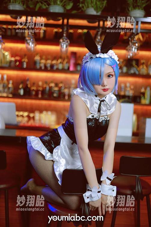 您的蛋蛋 原图写真说:兔女郎们在小酒馆里,您的蛋蛋风趣无比,怎能不看?