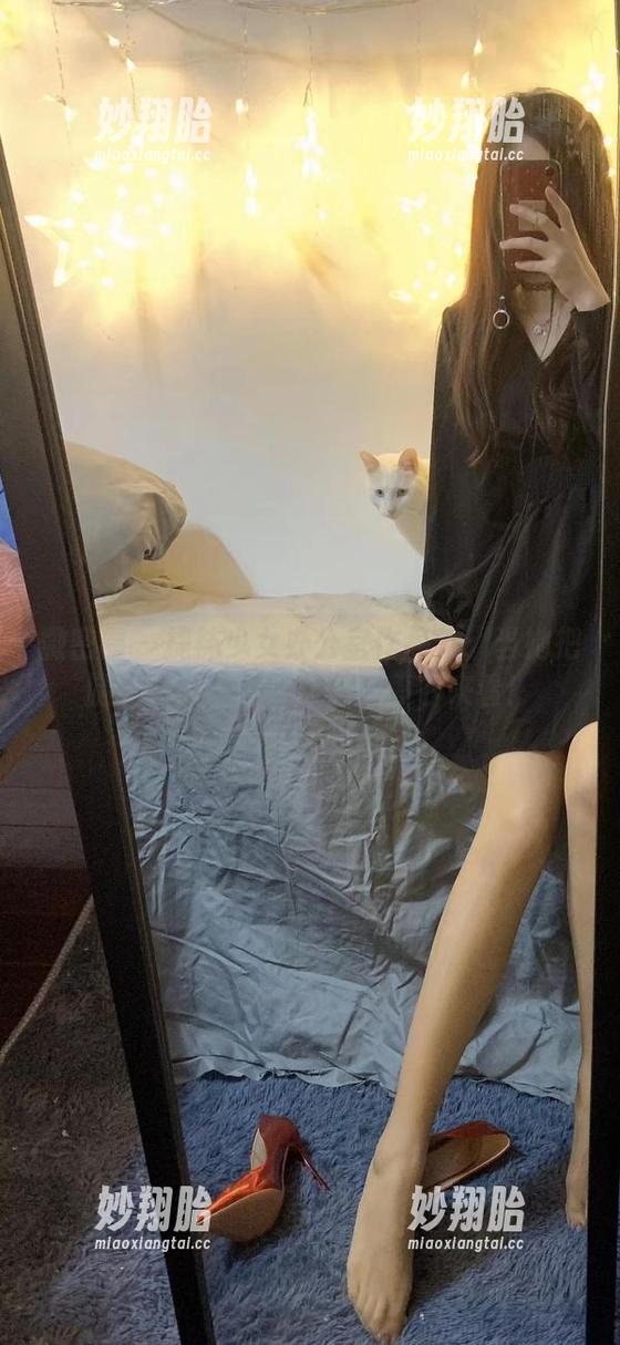 提袜少女 微密圈 - 提袜少女办公室作品集:当她把腿一抬,连复印机都要停下来看!
