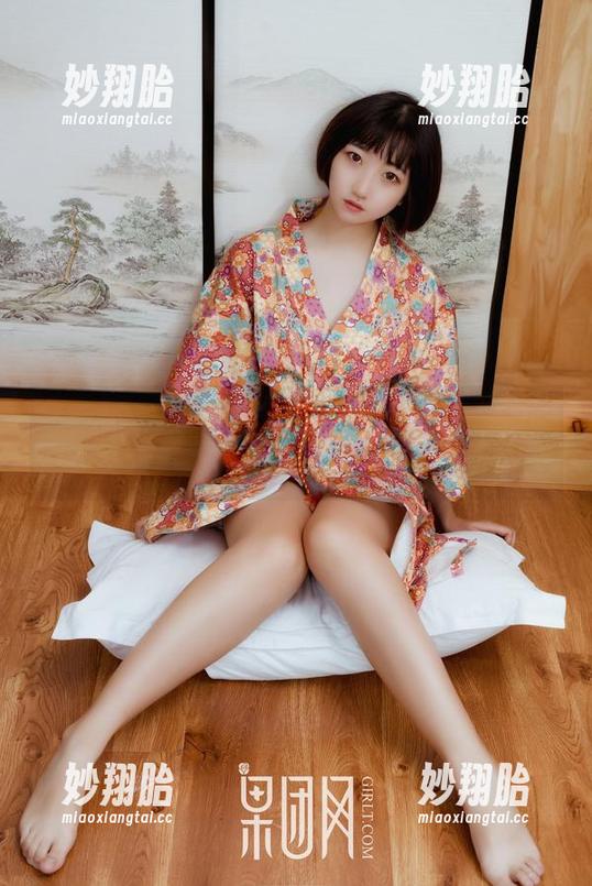 果团网-甜Abby 果团网 - 裤里丝与甜Abby的私拍合集,轻盈如梦的瞬间