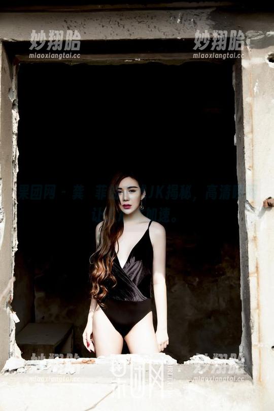 果团网-龚玥菲 果团网 - 龚玥菲的在线JK揭秘,高清瞬间让人心跳加速。