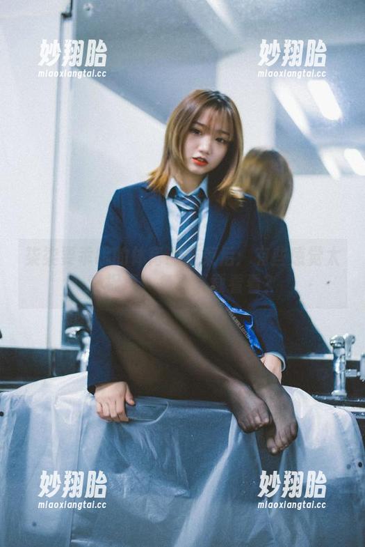 柒柒要乖哦 柒柒要乖哦的体育课结束后:有些感觉太难捉摸,免费下载看看?
