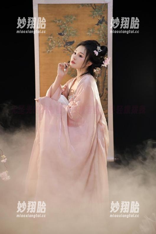 桃暖酱 无圣光的桃暖酱:白裙套图,轻轻撩拨我的心!