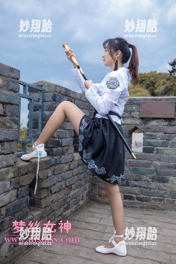 梦丝女神-花月舞 梦丝女神 - 这些定制的图片好像在诉说花月舞和少女的故事?