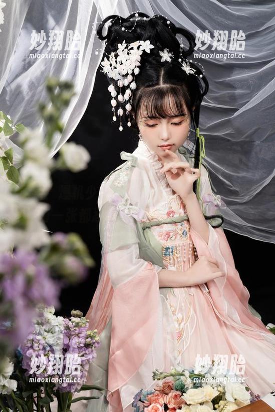 爆机少女喵小吉 更新!爆机少女喵小吉的黑呆图包,翻开每一张都忍不住想:这是什么鬼?
