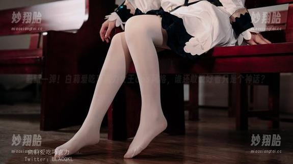 白莉爱吃巧克力 最新一弹!白莉爱吃巧克力女王cos风格,谁还敢说好看只是个神话?