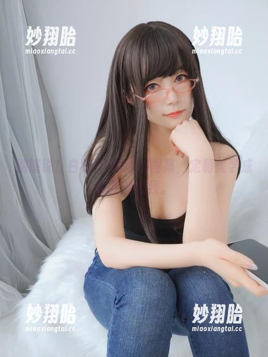 白银81 别瞎说!白银81的泳装图集,定制美学成就完美曲线。