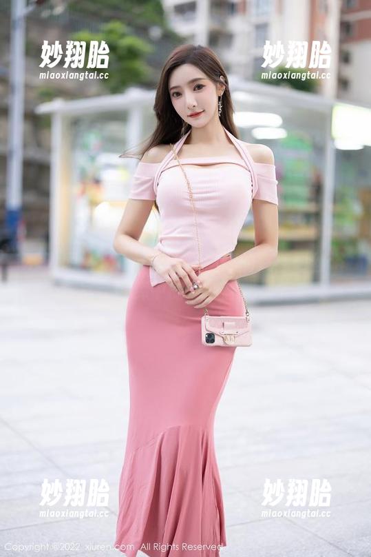 秀人网-Manuela玛鲁娜 秀人网 - Manuela玛鲁娜的性感蕾丝浴室:图库中的一抹朦胧细节