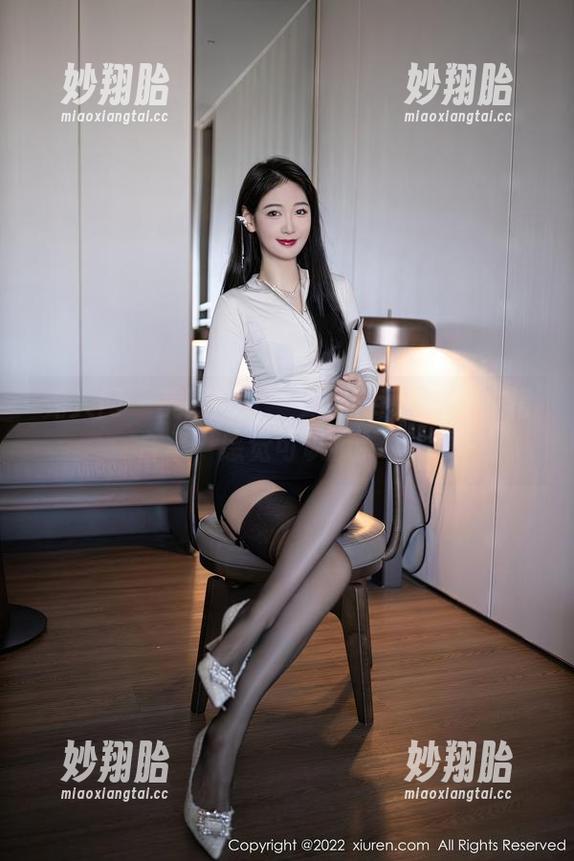 秀人网 - 美图乱入：安妮Tess的连衣裙合集，感觉可以疯掉了！