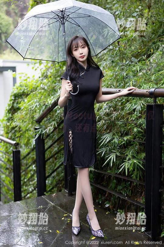 秀人网-星小兔Meetu 秀人网 - 星小兔Meetu的运动写真:不仅是运动,还有点小暧昧