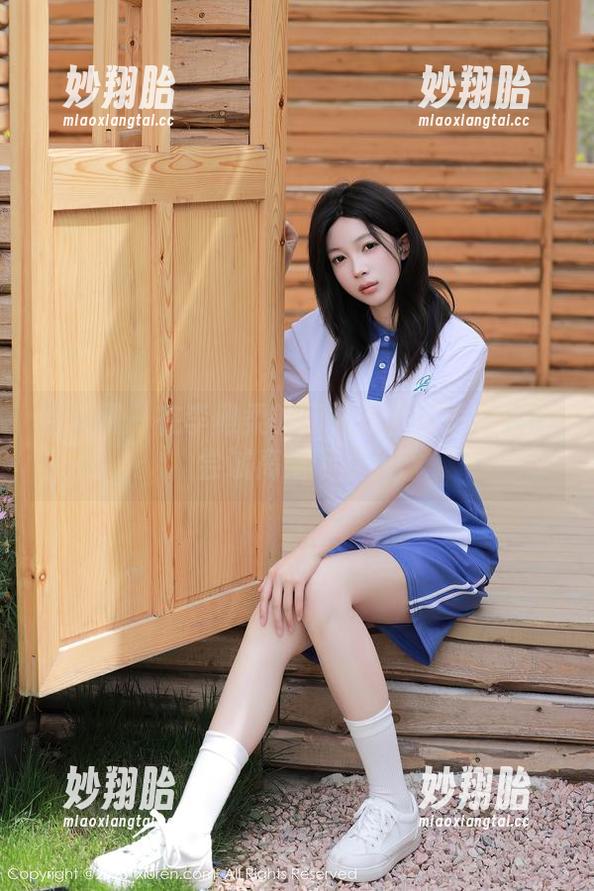 秀人网 - 在李雅柔的网袜里找乐子：大胆尝试高清下载！
