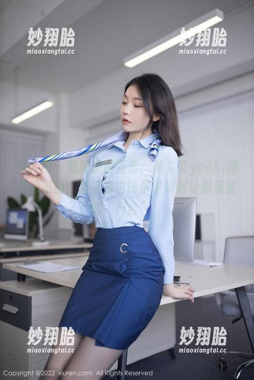 秀人网-林文文yooki 秀人网 - 私拍原图直击:林文文yooki的厨娘时刻,看来我也该学学如何让厨房变成“舞台”!