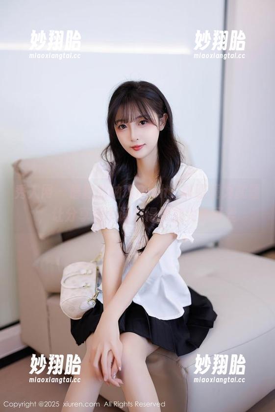 秀人网-柚琪Rich 秀人网 - 最新的柚琪Rich,以眼镜为武器,让分享这个词变得更加尖锐可爱