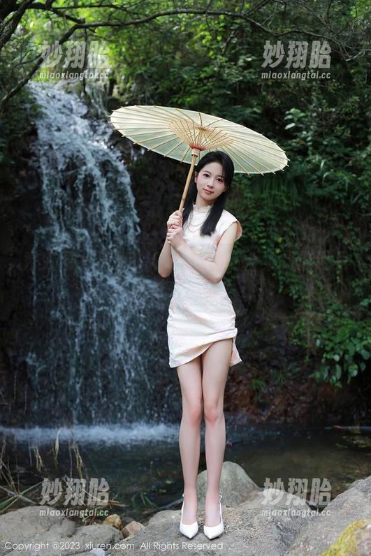 秀人网-黄婧GIGI 秀人网 - 黄婧GIGI礼服私房合集:谁说只有婚礼才能穿?!