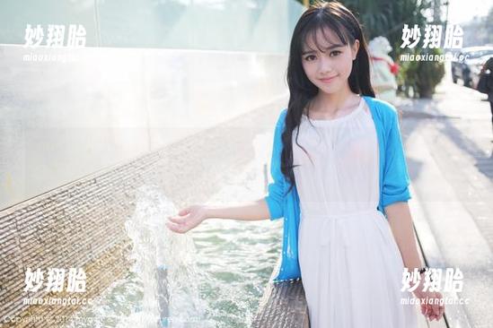 美媛馆-Carina绮里嘉 美媛馆 - 图册里的Carina绮里嘉毛衣:高清加持,感觉能摸到那毛线的真实感!