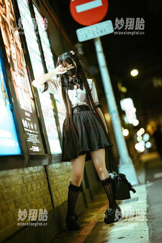 落落Raku 细腻而俏皮:落落Raku的Nya!Nya!Nya!私拍图包带你飞