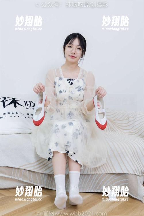袜啵啵-果冻 袜啵啵 - 果冻的裸足舞步:网盘里的合集,时而甜蜜,时而神秘!