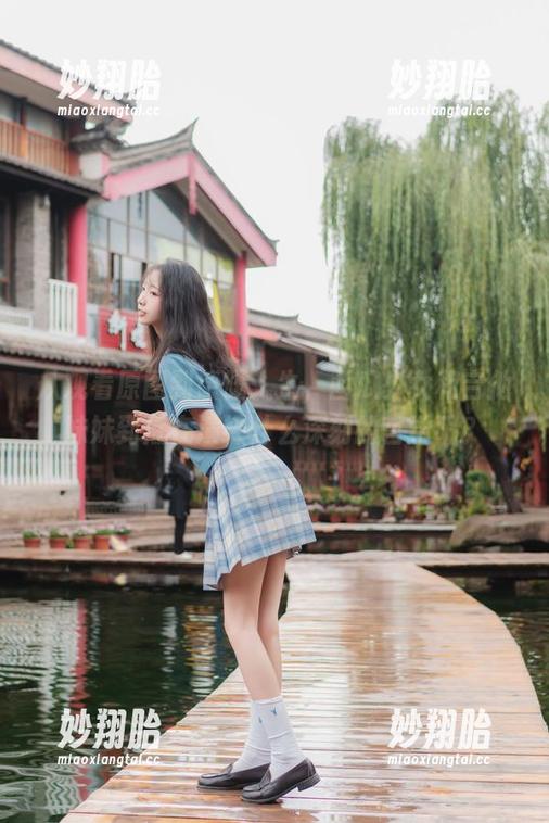 西瓜少女 从观看原图到感慨人生,西瓜少女和吉他妹妹到底在演绎什么深刻的哲学呢?