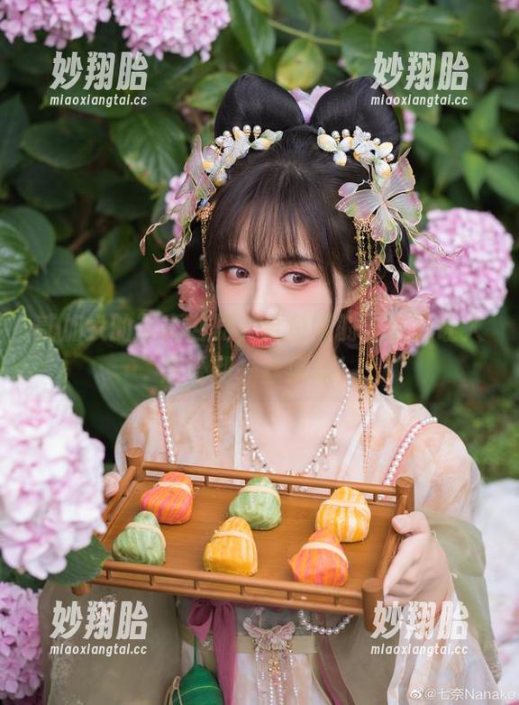 贰加六的写真世界，金鱼姬的游姿竟让人感受到一丝清凉！