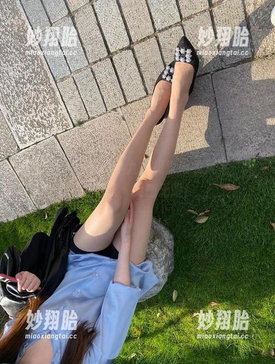 软妹小九九 微密圈 - 随软妹小九九探索毛衣风采,原图免费,灵感无限!