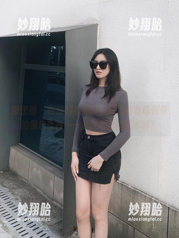 陈佩奇 微密圈 - 在线拼命刷新,只为看看陈佩奇的黑色蕾丝……我这是在找艺术吗?