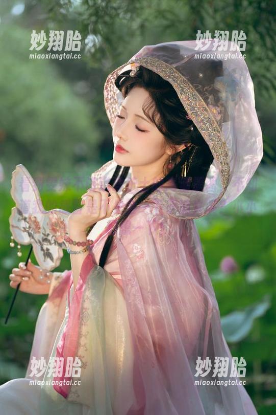 雯妹不讲道理 看到雯妹不讲道理护士的高清原图,不知道我的感冒是不是会一下子消失呢?小小幻想一下!
