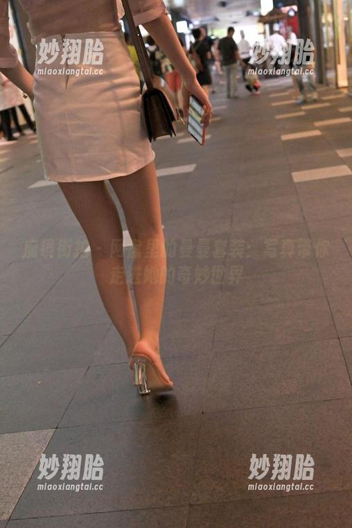 魔镜街拍-曼曼 魔镜街拍 - 网盘里的曼曼套装:写真带你走进她的奇妙世界