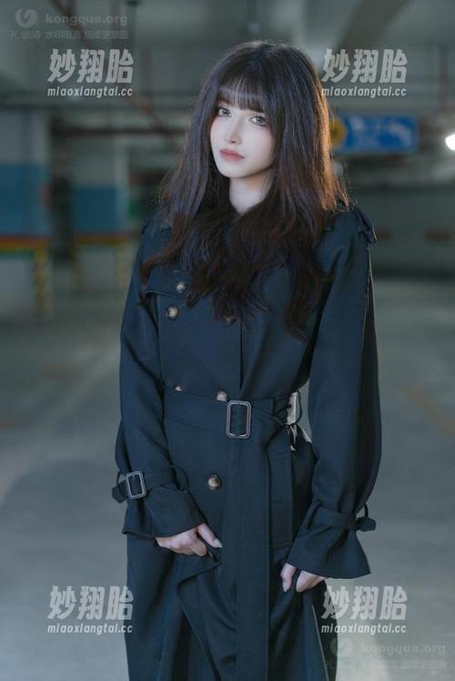 鹿八岁baby 鹿八岁baby最新力作:红色如火,魅力无边